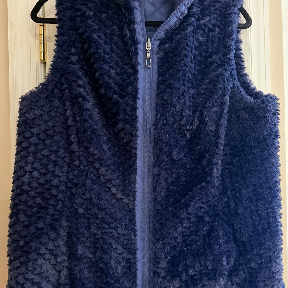 Avenue Women's Navy Fleece Vest